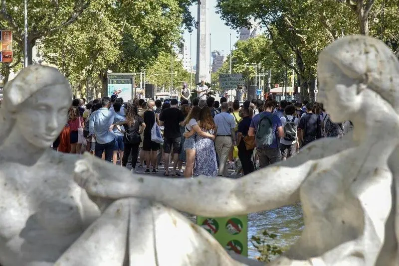  Archivo - J&oacute;venes en una concentraci&oacute;n en Barcelona - David Oller - Europa Press - Archivo 