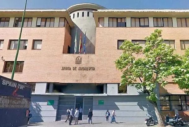  Consejer&iacute;a de Salud y Familias-Junta de Andaluc&iacute;a 