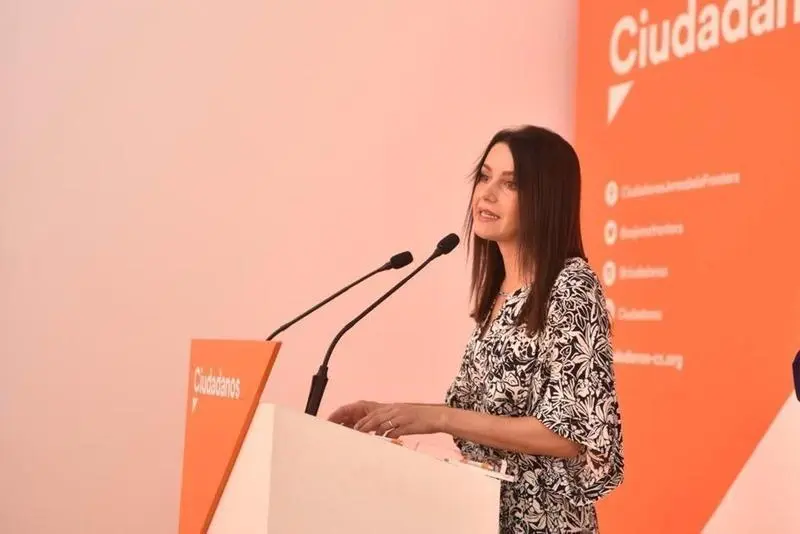  La presidenta de Cs, In&eacute;s Arrimadas, este jueves en rueda de prensa en Jerez de la Frontera (C&aacute;diz). - CIUDADANOS 