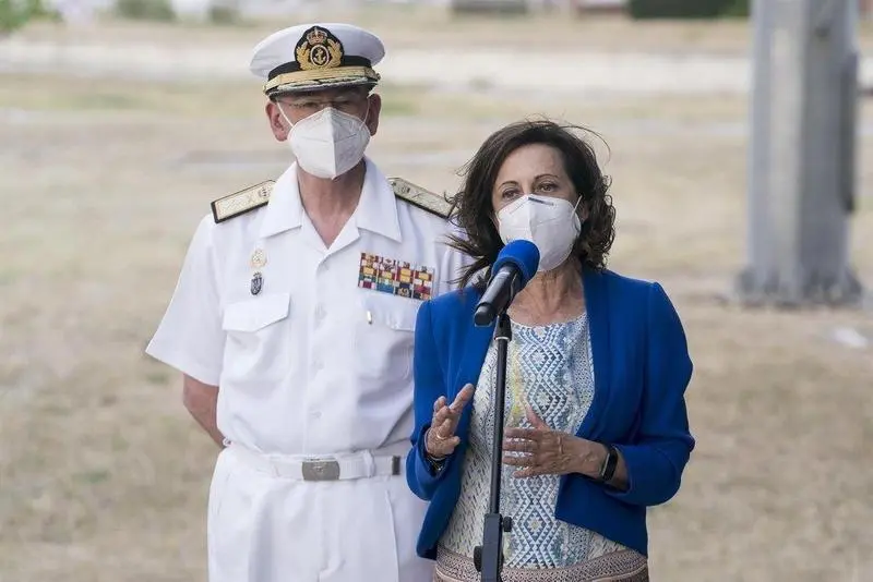  La ministra de Defensa, Margarita Robles, ofrece una rueda de prensa tras recibir a un nuevo avi&oacute;n con 260 personas procedentes de Afganist&aacute;n, en la base a&eacute;rea de Torrej&oacute;n de Ardoz, a 23 de agosto de 2021, en Madrid (Espa&ntilde;a). - A. P&eacute;rez Meca - Europa Press 
