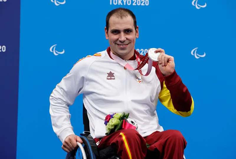  Toni Ponce gana la medalla de plata 