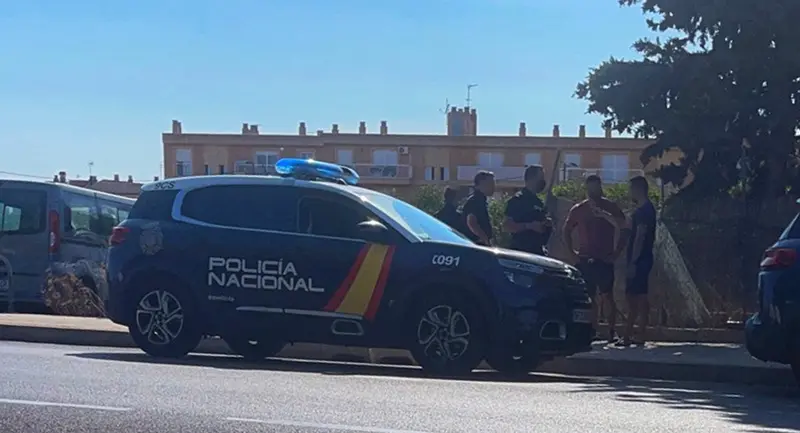  Un polic&iacute;a alumno evita que una mujer, que discut&iacute;a con su pareja, se tire por un puente. - POLIC&Iacute;A NACIONAL 