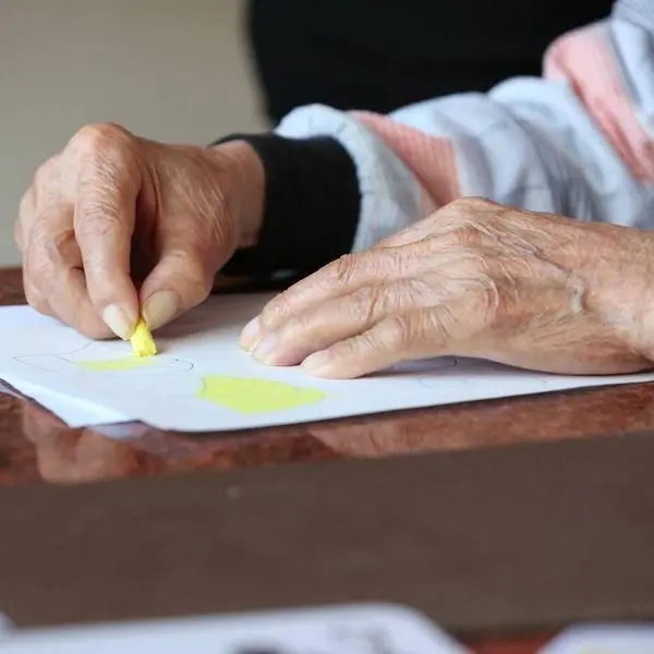  Se&ntilde;ora mayor con artrosis. Pinterest. 