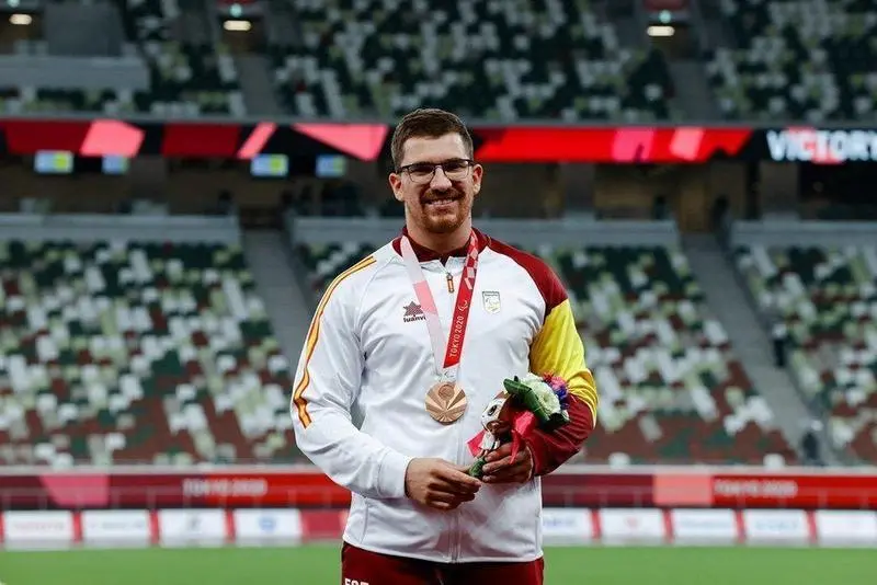  El atleta H&eacute;ctor Cabrera 