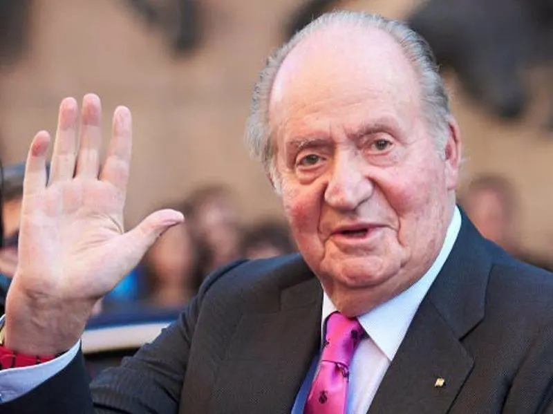 MADRID, SPAIN - JUNE 06:  King Juan Carlos attends La Beneficiencia Bullfight at Las Ventas Bullring on June 6, 2018 in Madrid, Spain.  (Photo by Carlos Alvarez/Getty Images)