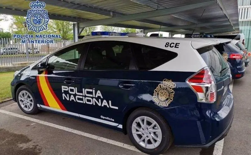  Coche de polic&iacute;a-obtenido de EuropaPress 