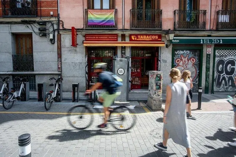  C6238F64-3858-45D8-B239-A7311FFC4807 