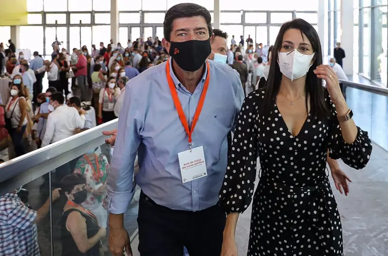  Juan Mar&iacute;n e In&eacute;s Arrimadas, este domingo en Sevilla - MAR&Iacute;A JOS&Eacute; L&Oacute;PEZ 