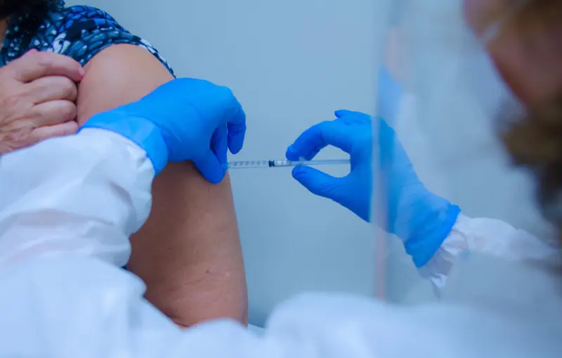  Archivo - Fundaci&oacute;n para el Fomento de la Investigaci&oacute;n Sanitaria y Biom&eacute;dica de la Comunitat Valenciana (Fisabio) coordina 'Covidrive', un proyecto internacional que estimar&aacute; la efectividad de las vacunas frente a la Covid. - GVA - Archivo 