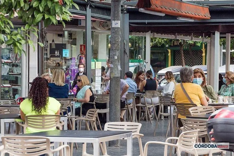  Terraza de un bar de Ciudad Jardín / Pilar Gázquez. 