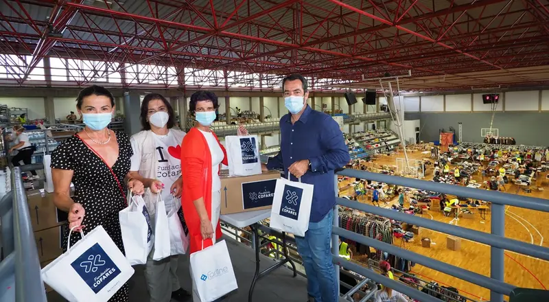  La Fundaci&oacute;n Cofares a trav&eacute;s de las farmacias de La Palma dona productos de salud a los afectados por la erupci&oacute;n del volc&aacute;n - CEDIDO POR FUNDACI&Oacute;N COFARES 