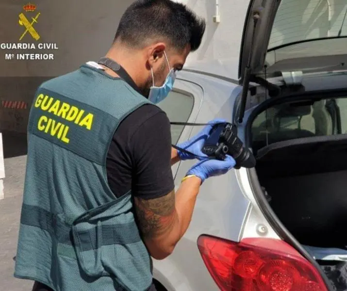<p> Guardia Civil tatuado. Twitter </p>