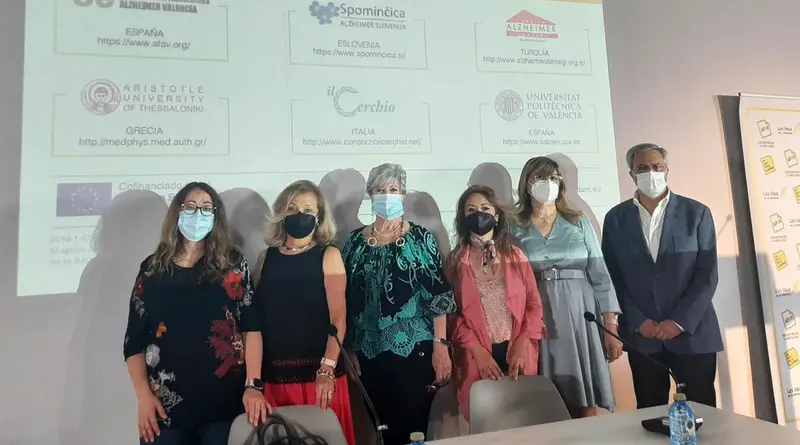 <p> De izq a dcha: Soledad Corach&aacute;n, Ana Mar&iacute;a Ru&iacute;z, Inmaculada Lid&oacute;n, Mercedes R&iacute;os, Rosa Redolat y Jos&eacute; Botella. - AFAV </p>