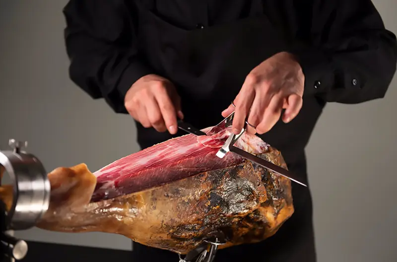 <p> Cortador de jam&oacute;n ib&eacute;rico - ASICI - Archivo </p>