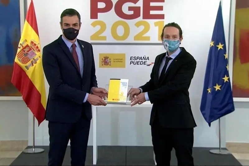 <p> Pedro S&aacute;nches y Pablo Iglesias en la presentaci&oacute;n del Plan Presupuestario del a&ntilde;o pasado </p>