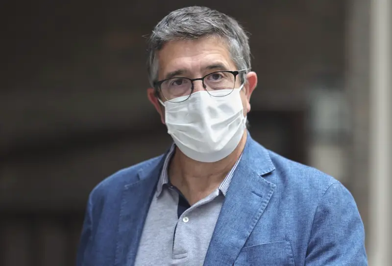 <p> Archivo - El secretario de &aacute;rea de Pol&iacute;tica Federal, Patxi L&oacute;pez, llega a la sede del PSOE para participar en una reuni&oacute;n plenaria de la Comisi&oacute;n Ejecutiva Federal (CEF), a 6 de septiembre de 2021, en Madrid (Espa&ntilde;a). El presidente del Gobierno da un paso - Eduardo Parra - Europa Press - Archivo </p>