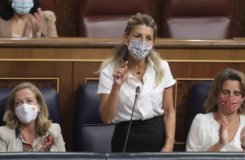 <p> La vicepresidenta segunda del Gobierno y ministra de Trabajo y Econom&iacute;a Social, Yolanda D&iacute;az, interviene en una sesi&oacute;n de control al Gobierno en el Congreso de los Diputados, a 15 de septiembre de 2021, en Madrid, (Espa&ntilde;a). En esta sesi&oacute;n, la pr - Eduardo Parra - Europa Press - Archivo </p>