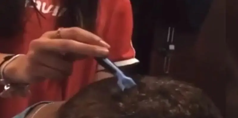 <p> El v&iacute;deo que ambas menores grabaron perpetrando la agresi&oacute;n ha permitido encontrarlas y castigarlas. </p>