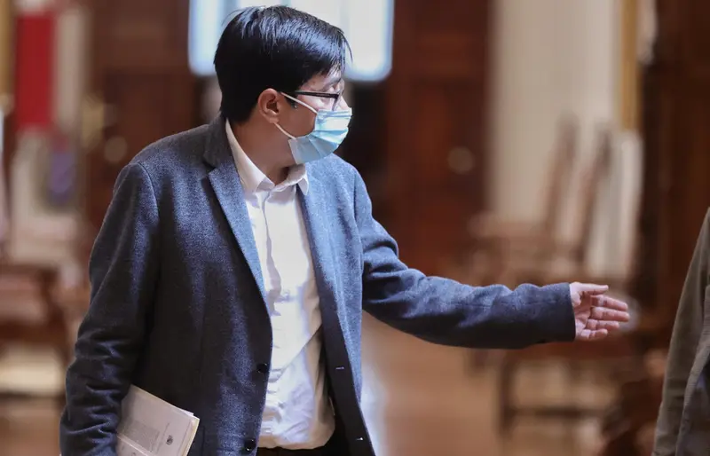 <p> El diputado de Unidas Podemos, Gerardo Pisarello, se dirige a una reuni&oacute;n con los miembros de la Mesa de la C&aacute;mara. - Eduardo Parra - Europa PressEl diputado de Unidas Podemos, Gerardo Pisarello, se dirige a una reuni&oacute;n con los miembros de la Mesa de la C&aacute;mara. - Eduardo Parra - Europa Press </p>