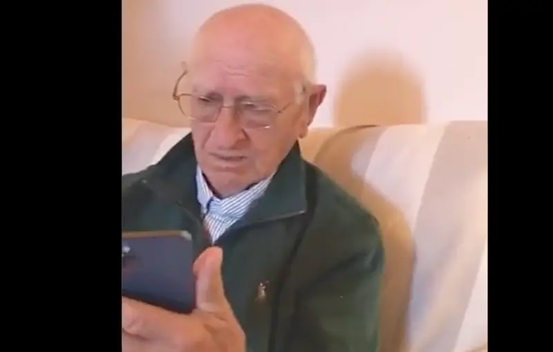 <p> La llamada de Nadal emociona a un abuelo. TWITTER </p>