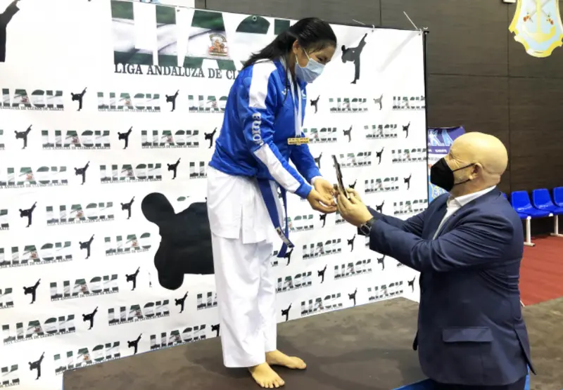 <p> Ganadora del torneo de k&aacute;rate. &Aacute;ngela Nini Caro </p>