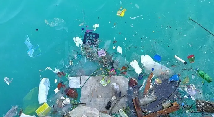 <p> Los vertidos de pl&aacute;stico a mares y oc&eacute;anos es un problema con mucha antig&uuml;edad que sigue sin poder resolverse. </p>