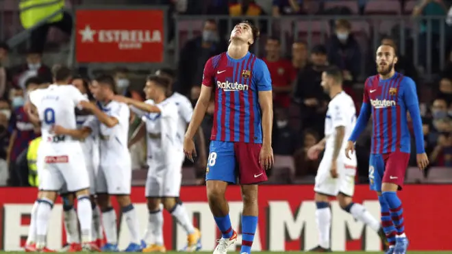 <p> Nico y Mingueza en la celebraci&oacute;n del empate del Alav&eacute;s </p>