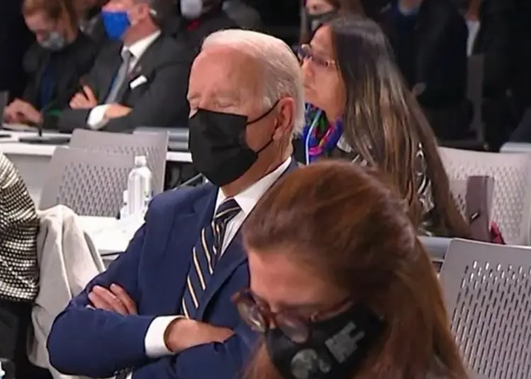 <p> El presidente Biden igual que yo en algunas clases de mi carrera. </p>