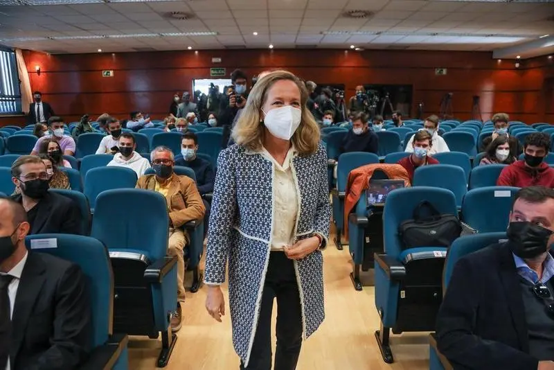 <p> La vicepresidenta primera y ministra de Asuntos Econ&oacute;micos, Nadia Calvi&ntilde;o - Marta Fern&aacute;ndez Jara - Europa Press </p>