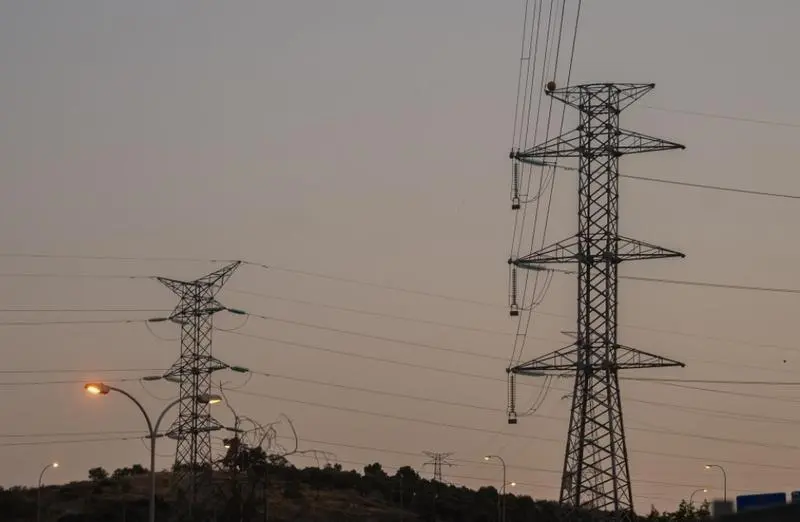 <p> El precio de la luz sigue bajando, pero tardar&aacute; bastante en volver a estar como antes. </p>