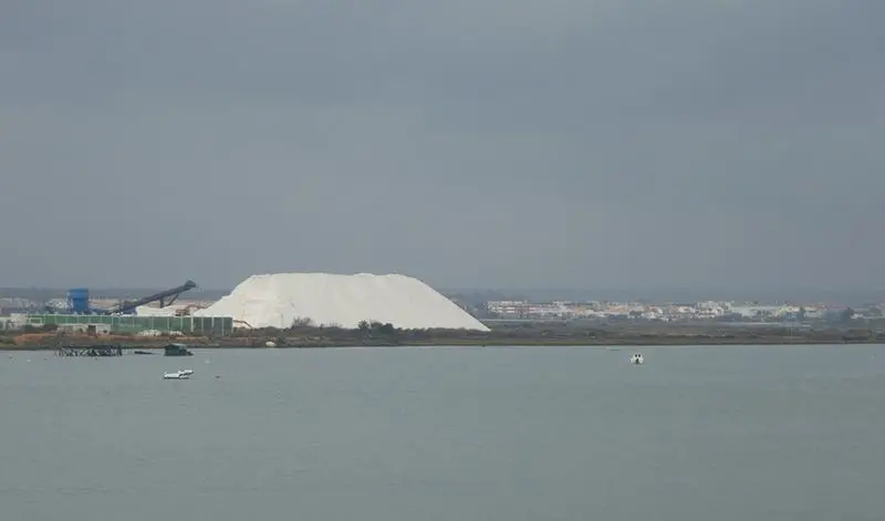 <p> Panor&aacute;mica de unas salinas. </p>