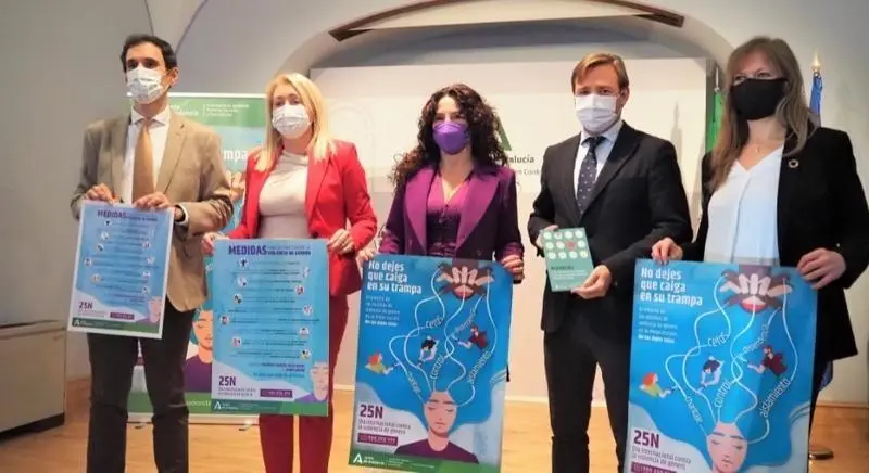 <p> Esta ma&ntilde;ana se ha presentado el dec&aacute;logo "No dejes que caiga en su trampa". </p>