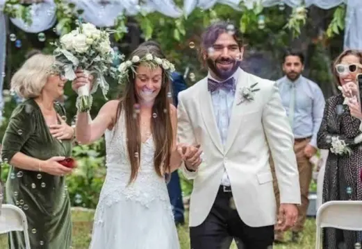 <p> Los novios el d&iacute;a de la boda. </p>