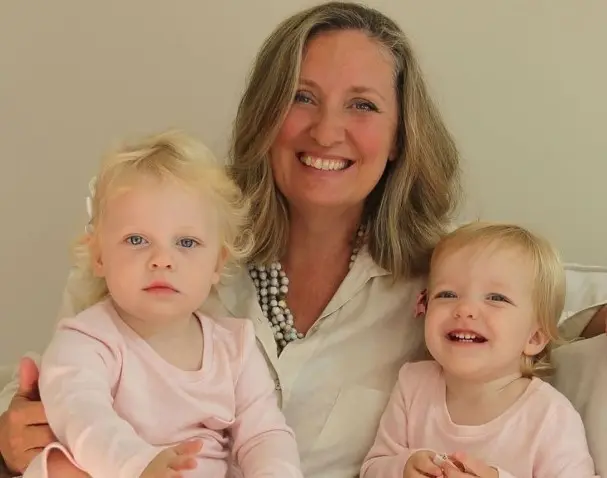 <p> twins-mother-54-comp-2 </p>