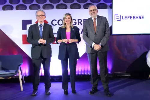 <p> De izq a dcha Antonio Sempere, Ver&oacute;nica Mart&iacute;nez y Juan Pujol.JPG </p>