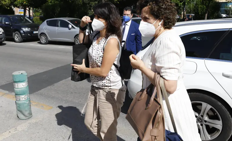 <p> Archivo - Juana Rivas, acude a el Centro de Inserci&oacute;n Social Matilde Cantos en Granada capital acompa&ntilde;ada de sus abogados para entregarse voluntariamente en prisi&oacute;n a 11 de junio 2021 en Granada, Espa&ntilde;a, Andaluc&iacute;a - &Aacute;lex C&aacute;mara - Europa Press - Archivo </p>