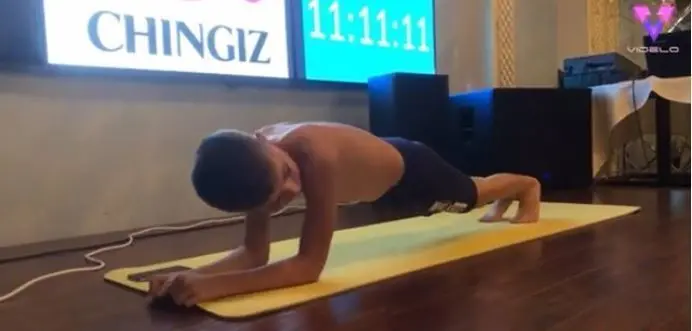 <p> plancha mas larga del mundo </p>