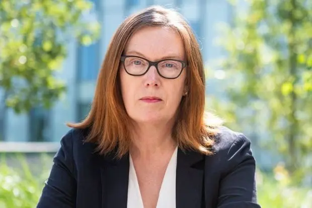 <p> sarah-gilbert43-crop </p>