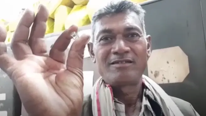 <p> agricultor-que-ha-encontrado-un-diamante-de-13-quilates-en-panna </p>