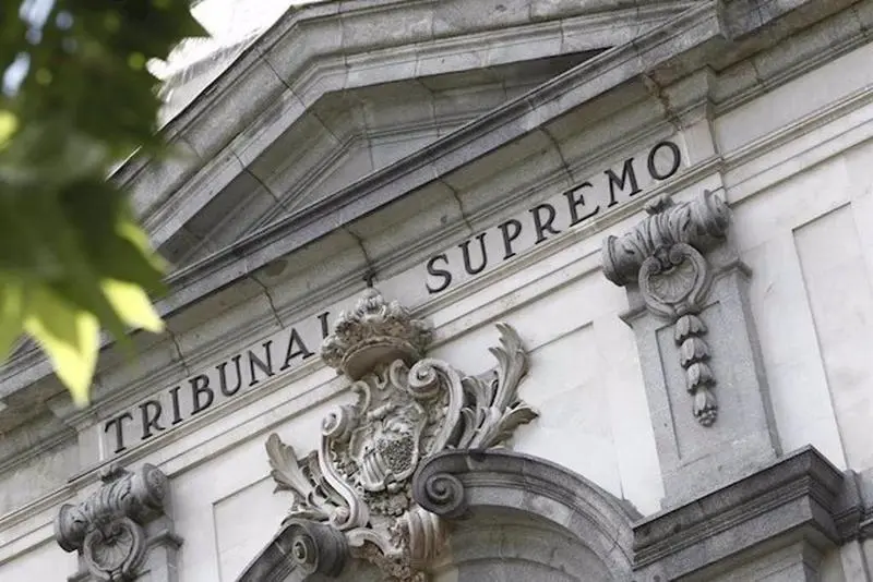 <p> Fachada de la sede del Tribunal Supremo </p>