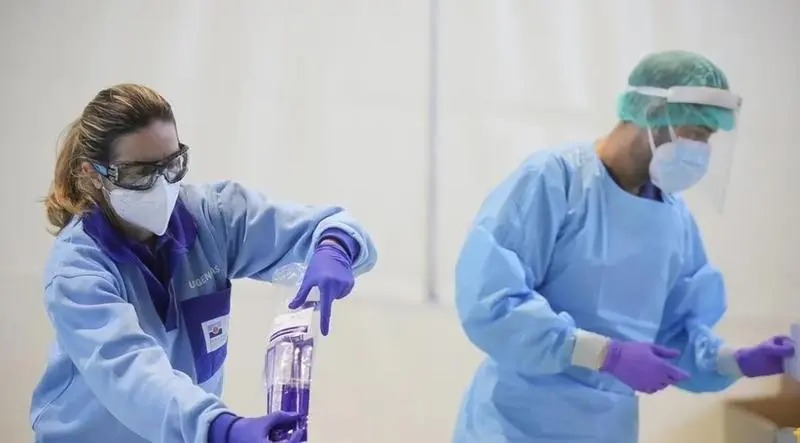 <p> Estos dos cient&iacute;ficos han conseguido rastrear las zonas m&aacute;s propicias para que el coronavirus se propague. </p>