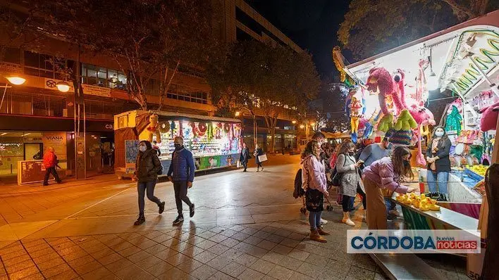 <p> Puestos de juegos en el Bulevar | Jos&eacute; Le&oacute;n. </p>