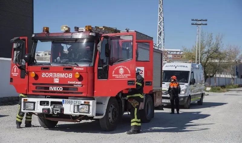 <p> Bomberos de Granada </p>