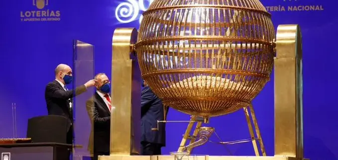 <p> El cuarto premio de la Loter&iacute;a de Navidad cae en Baena. Fuente: Twitter </p>