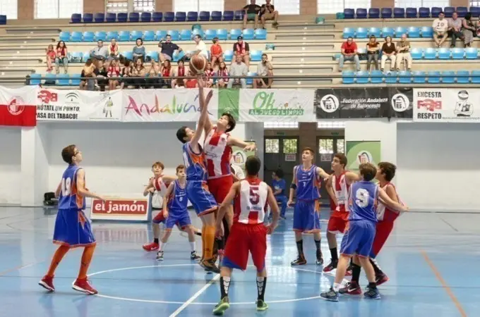 <p> Imag&eacute;n del encuentro entre el Alto Guadalquivir y el  CB Andujar </p>