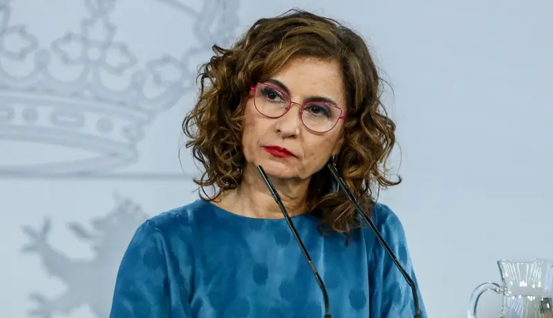 <p> La portavoz del Gobierno y ministra de Hacienda, Maria Jes&uacute;s Montero, ofrece una rueda de prensa posterior a la reuni&oacute;n mantenida por el presidente del Gobierno, Pedro S&aacute;nchez, y el de la Generalitat catalana, Pere Aragon&egrave;s, a 29 de junio de 2021. - Ricardo Rubio - Europa Press </p>