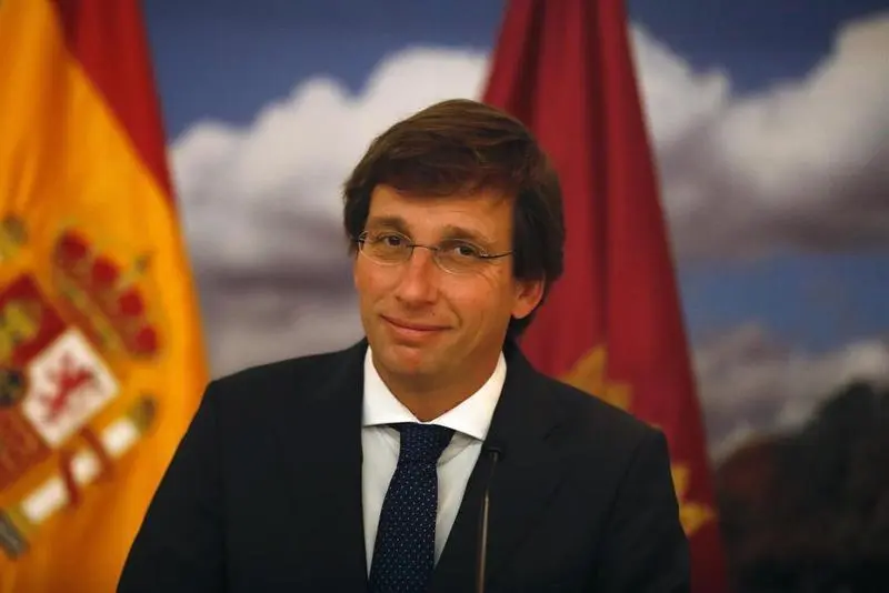 <p> El alcalde de Madrid, Jos&eacute; Luis Mart&iacute;nez-Almeida, en una sesi&oacute;n plenaria del Ayuntamiento de Madrid, en el Sal&oacute;n de Sesiones del Palacio de Cibeles, a 30 de noviembre de 2021, en Madrid, (Espa&ntilde;a). </p>