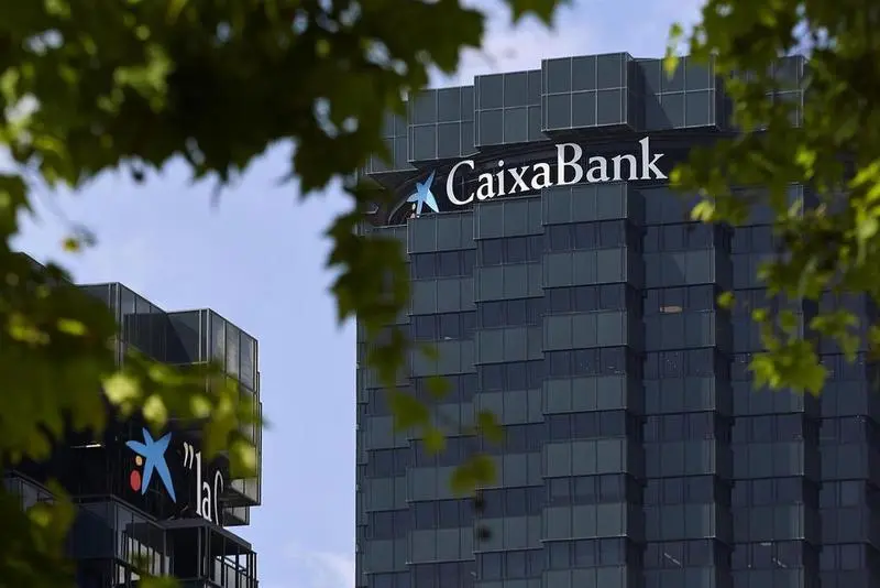<p> Edificio de Caixabank </p>