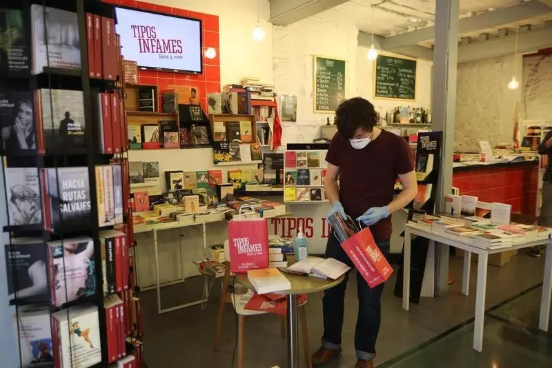 <p> Interior de la librer&iacute;a Tipos Infames en Madrid </p>