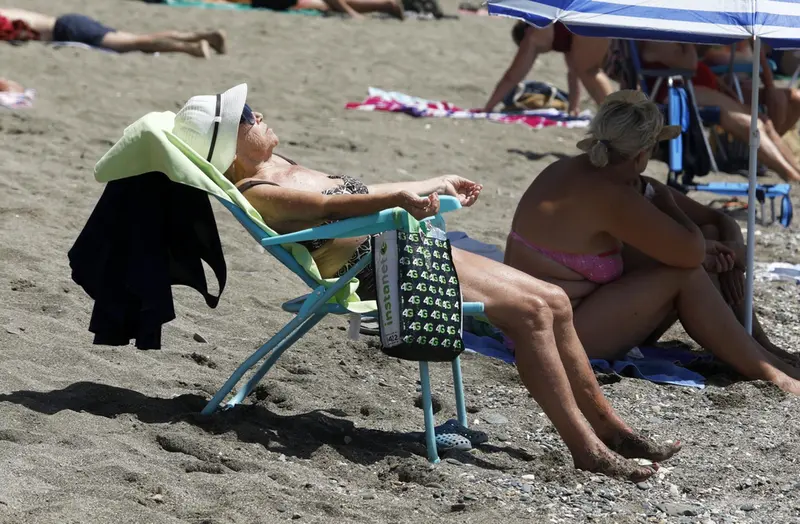 <p> Archivo - En un nuevo estudio realizado por investigadores de la Universidad de Buffalo y la Universidad de Puerto Rico, hubo un menor riesgo de c&aacute;ncer de mama asociado con una mayor exposici&oacute;n al sol. - &Aacute;lex Zea - Europa Press - Archivo </p>